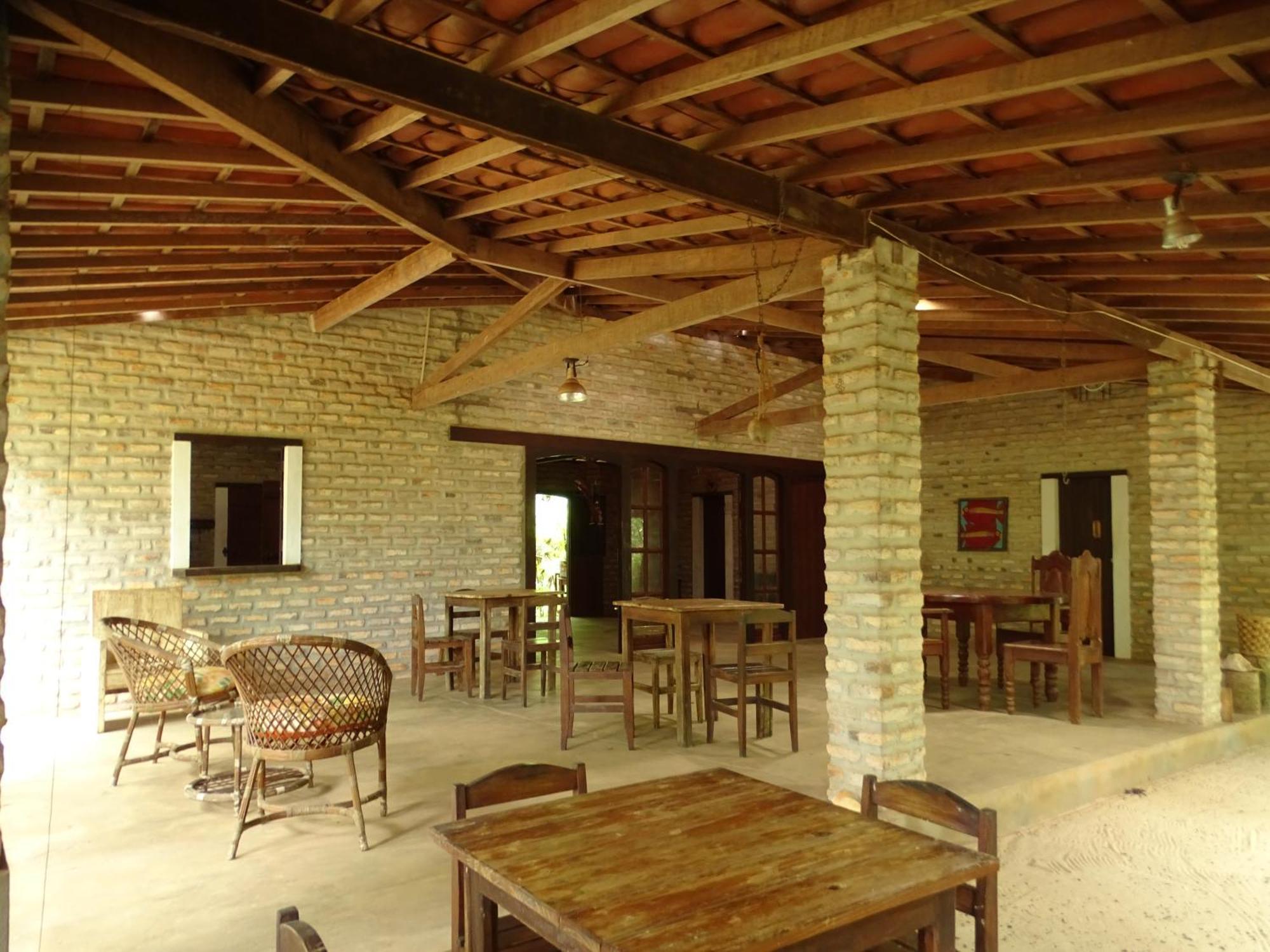 Jungle House Inn *